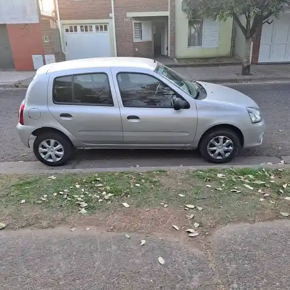 Renault Clio Mío 5P Confort Plus  2014 - foto 2