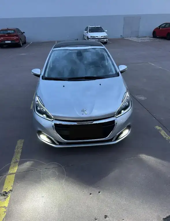 Peugeot 208 Feline 1.6  2020 - foto 5