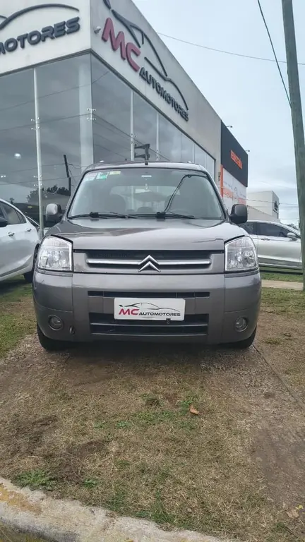 Citroën Berlingo Furgón Berlingo Multispace 1.6 Hdi Xtr 2017 - foto 2