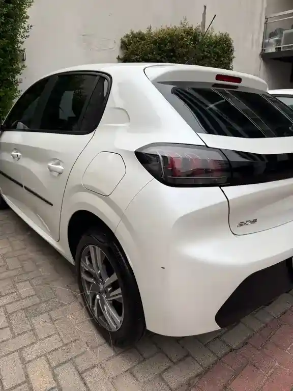 Peugeot 208 Allure 1.6 Tiptronic  2022 - foto 5