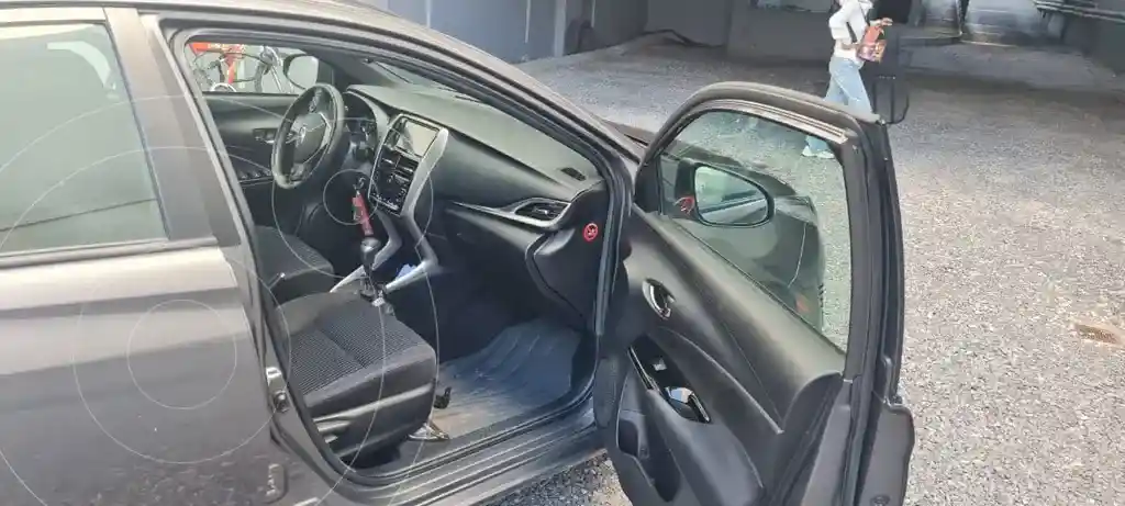 Toyota Yaris 1.5 Xls Cvt  2021 - foto 3