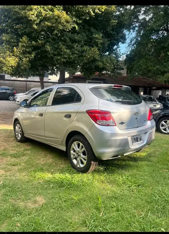 Chevrolet Onix 1.2 Lt (1200 Cc) 2014 - foto 4
