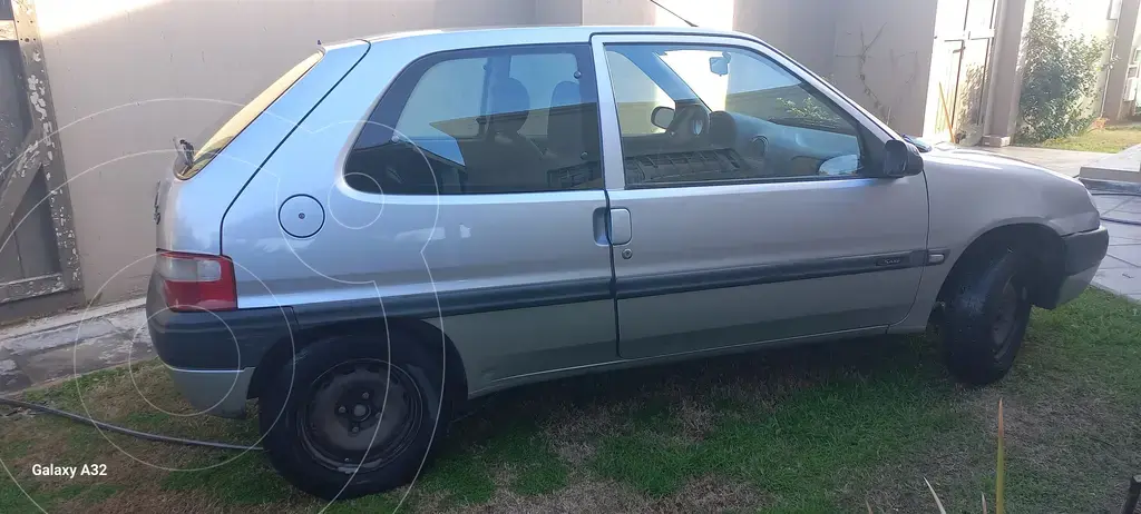 Citroën Saxo 1.1 5P (1124 Cc) 2001 - foto 2