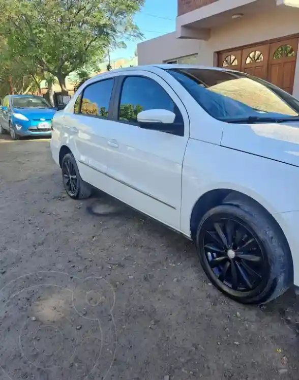 Volkswagen Voyage 1.6 Highline  2015 - foto 3