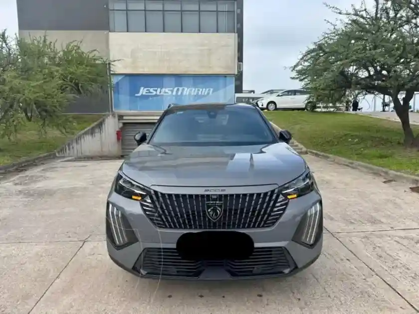 Peugeot 2008 GT T200 2024 - foto 1