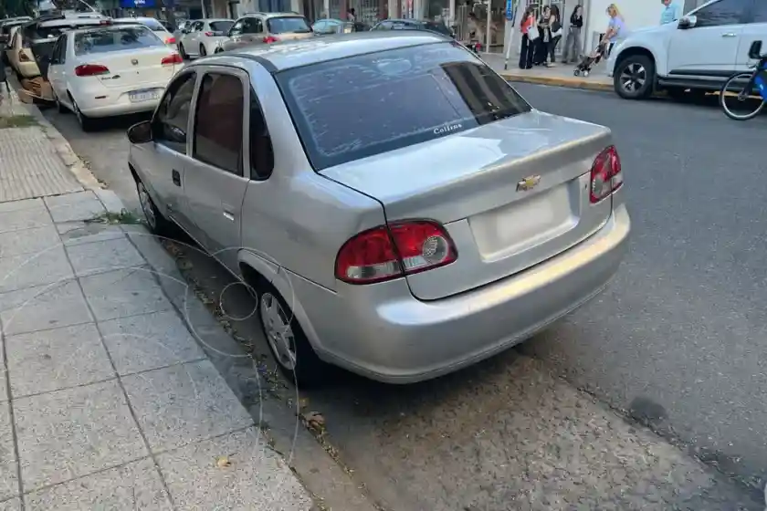 Chevrolet Classic 4P Ls  2015 - foto 2