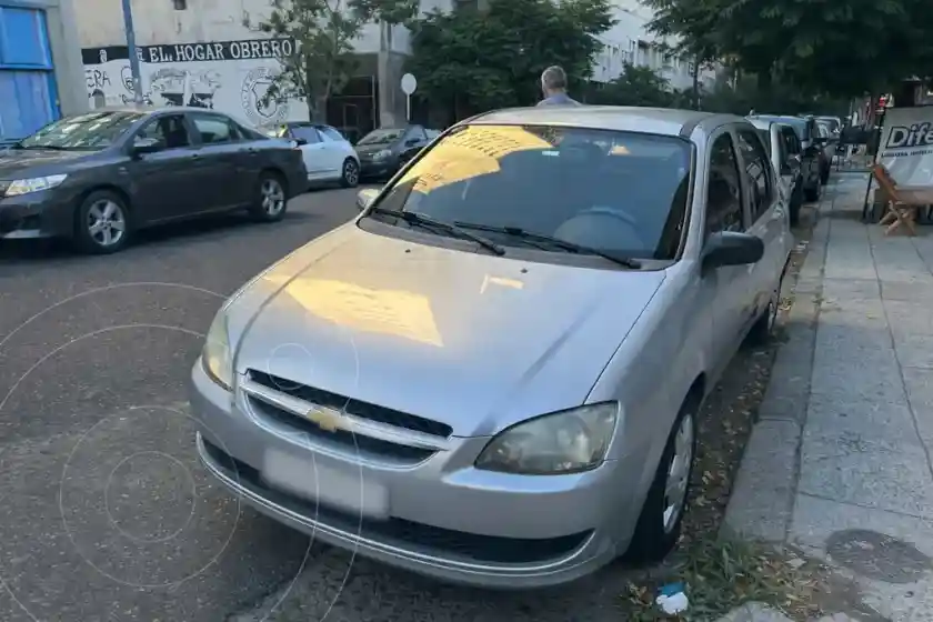 Chevrolet Classic 4P Ls  2015 - foto 4