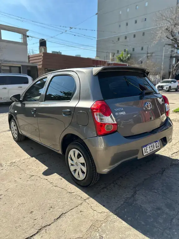 Toyota Etios Hatchback X (1496 Cc) 2020 - foto 5