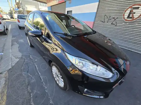 Ford Fiesta Kinetic Sedán Titanium  2015 - foto 1