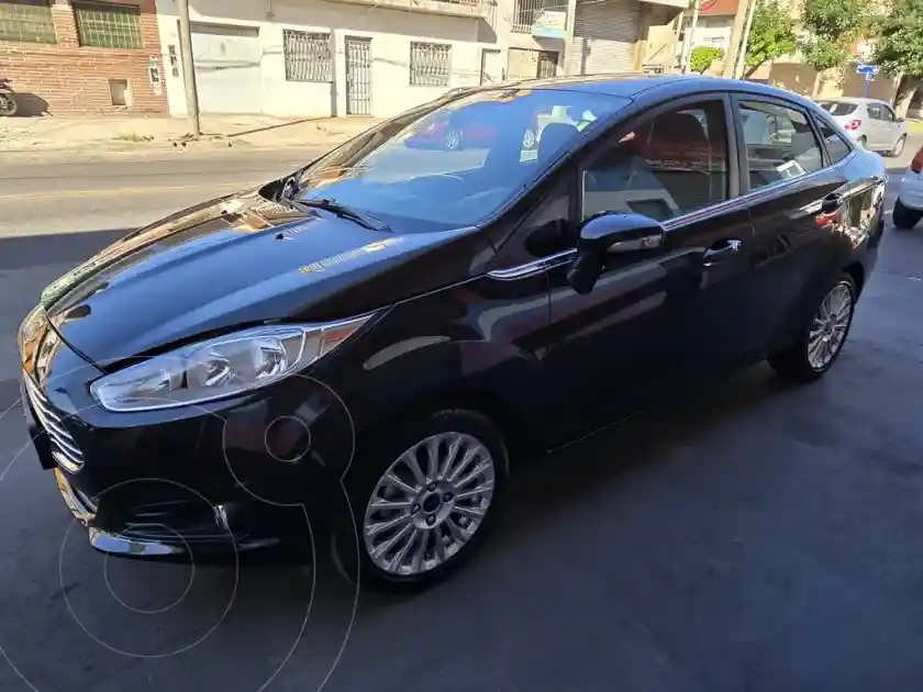 Ford Fiesta Kinetic Sedán Titanium  2015 - foto 3