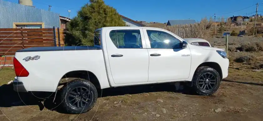Toyota Hilux 2.4 4X4 Dx Tdi Dc  2018 - foto 2