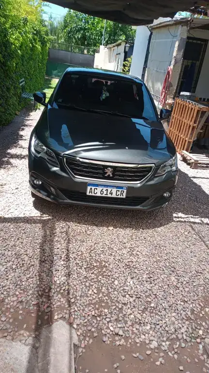 Peugeot 301 2018 - foto 1