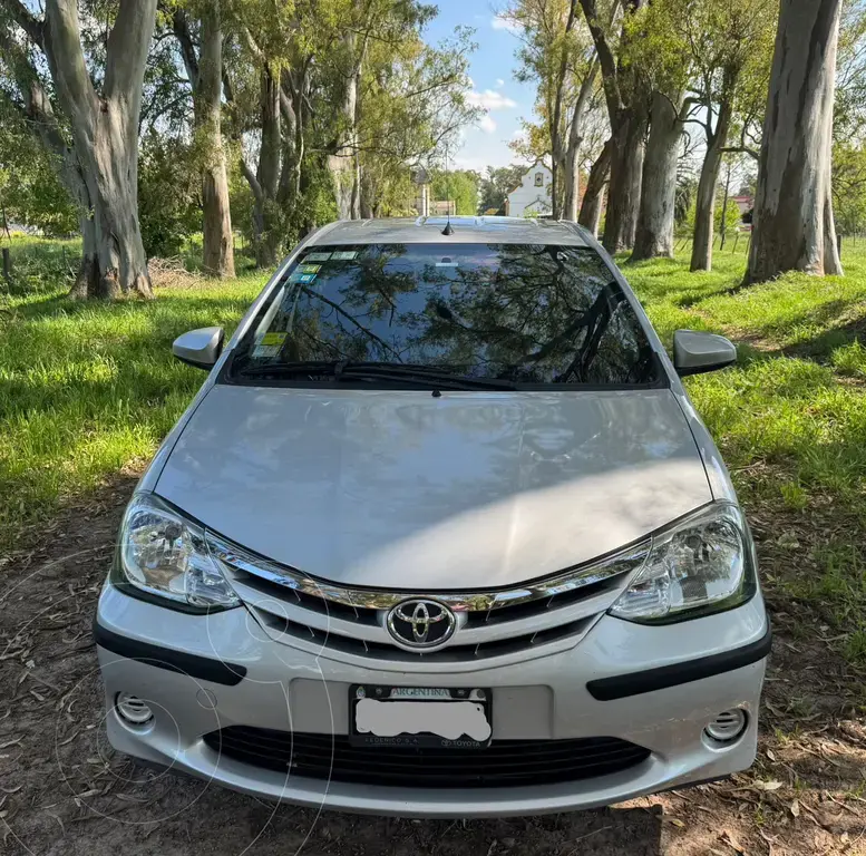 Toyota Etios Hatchback X Plus (1496 Cc) 2014 - foto 3
