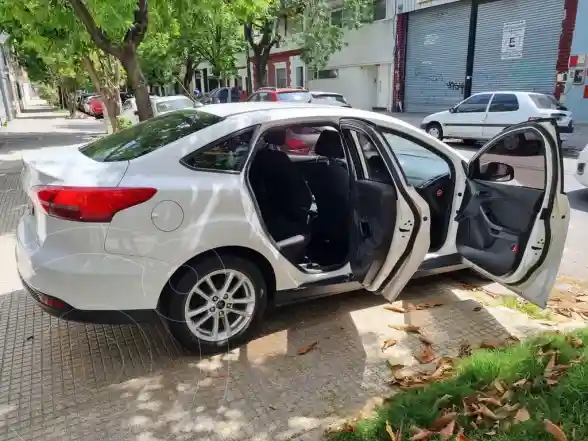 Ford Focus 5P 1.6L S  2019 - foto 4