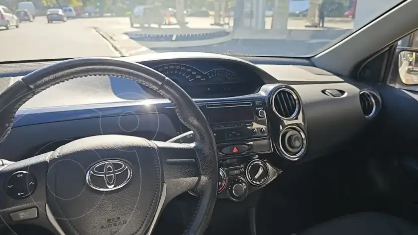 Toyota Etios Sedán Xls 2015/2016  2015 - foto 2