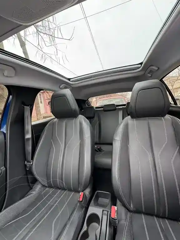 Peugeot 208 Gt T200  2023 - foto 2