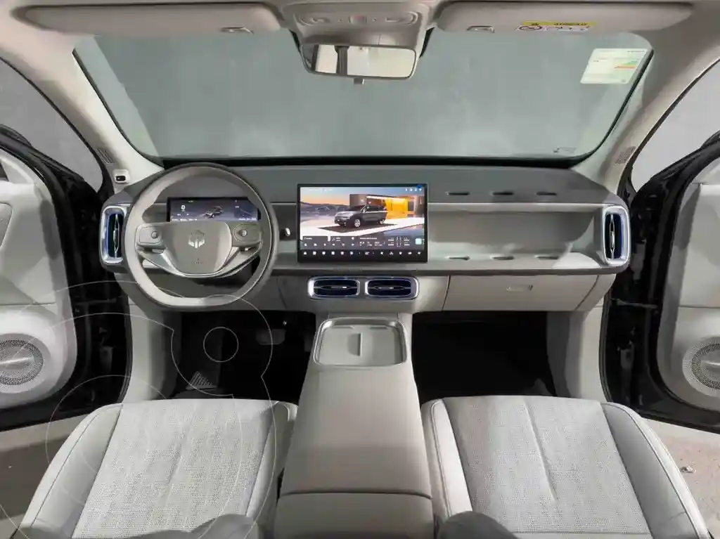Leapmotor B10 Reev  2026 - foto 4
