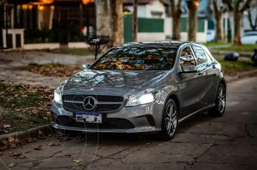 Mercedes-Benz Clase A Hatchback 200 Urban Aut  2016 - foto 1