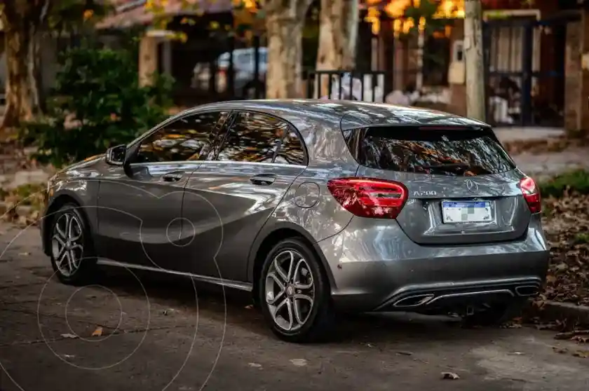Mercedes-Benz Clase A Hatchback 200 Urban Aut  2016 - foto 3