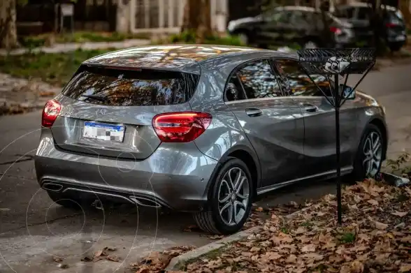 Mercedes-Benz Clase A Hatchback 200 Urban Aut  2016 - foto 5