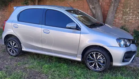 Toyota Etios Hatchback Xls  2022 - foto 2