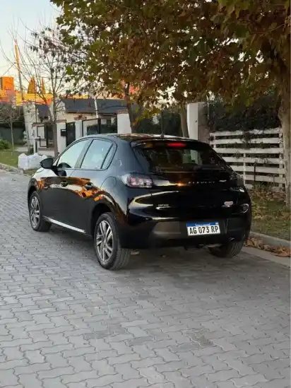 Peugeot 208 Feline 1.6 Tiptronic  2024 - foto 3