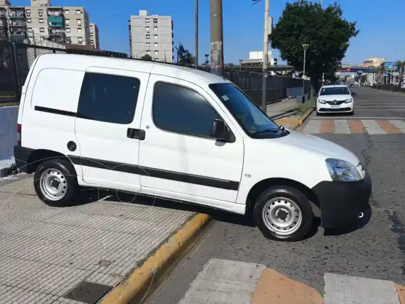 Peugeot Partner Furgón Confort 1.6 Hdi  2021 - foto 1