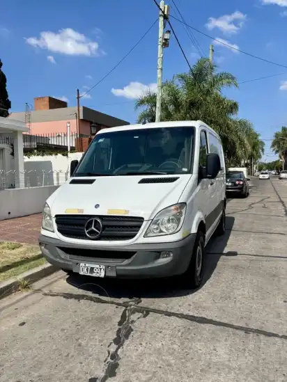 Mercedes-Benz Sprinter Street Furgón 411 3250 Tn V2  2014 - foto 2