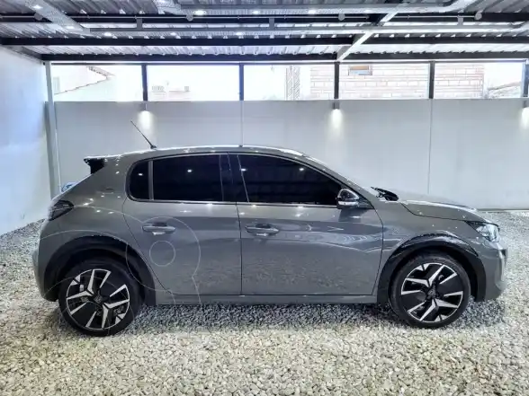 Peugeot 208 Gt  2024 - foto 4