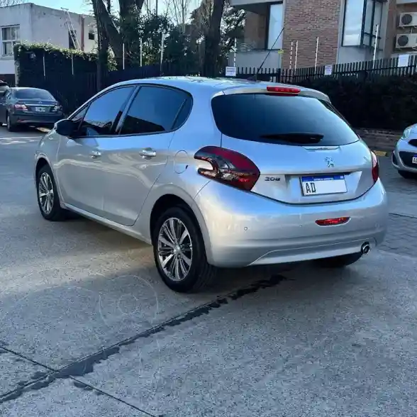 Peugeot 208 Feline 1.6 Aut  2019 - foto 3