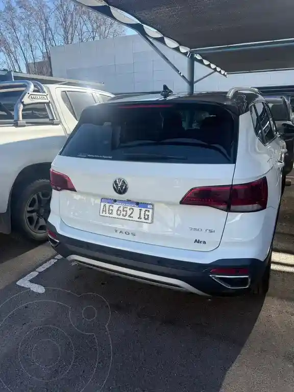 Volkswagen Taos Highline Aut  2024 - foto 2