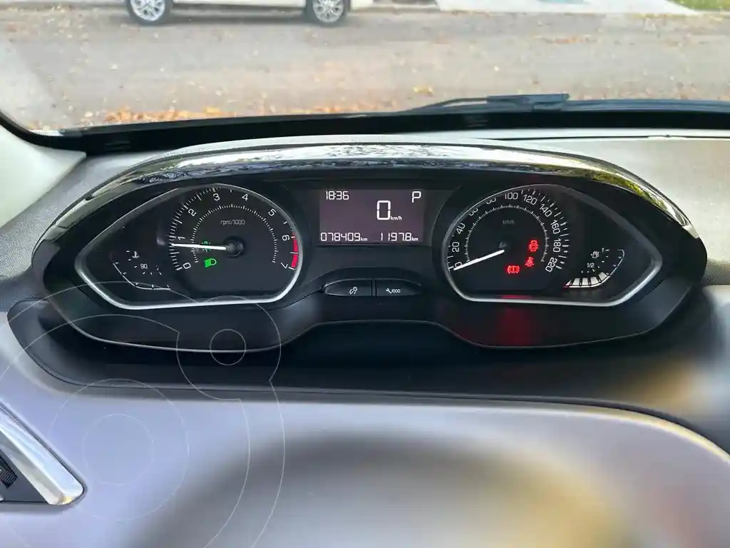 Peugeot 208 Feline 1.6 Tiptronic  2018 - foto 5