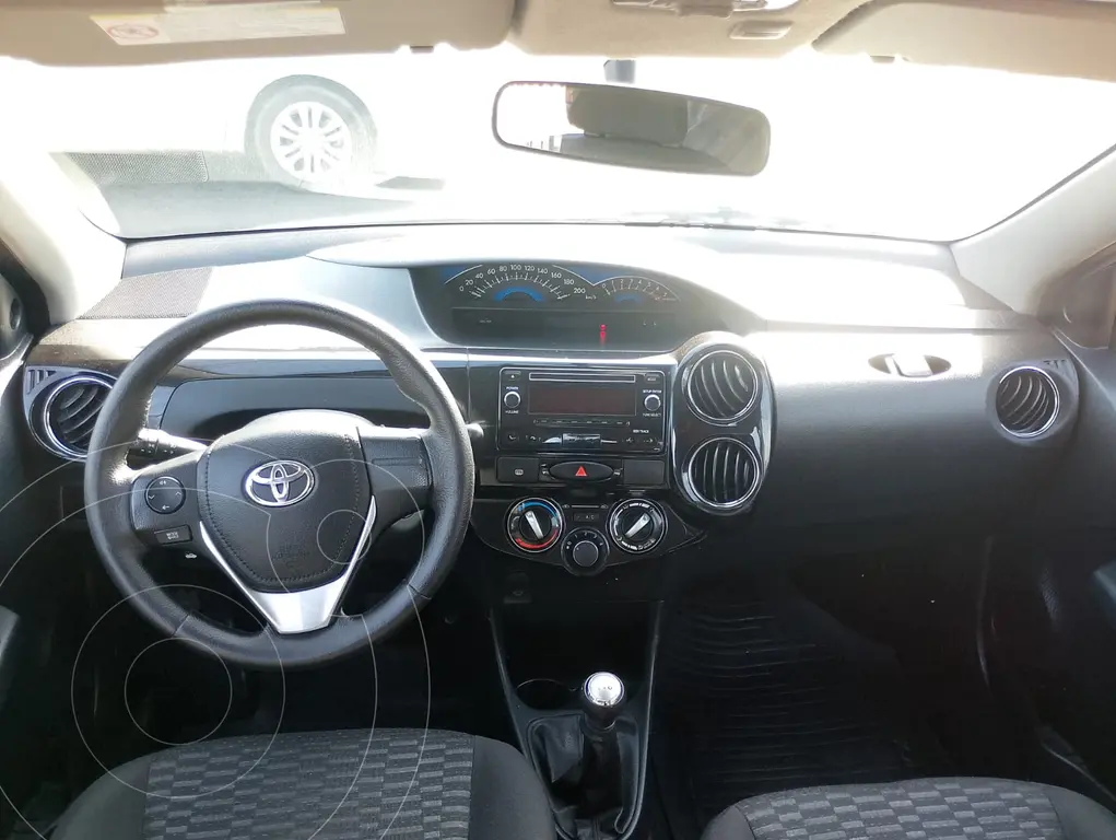 Toyota Etios Hatchback Xls 2015/2016 (1496 Cc) 2016 - foto 3