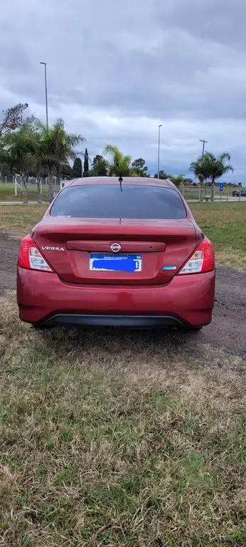 Nissan Versa Advance (1598 Cc) 2017 - foto 3