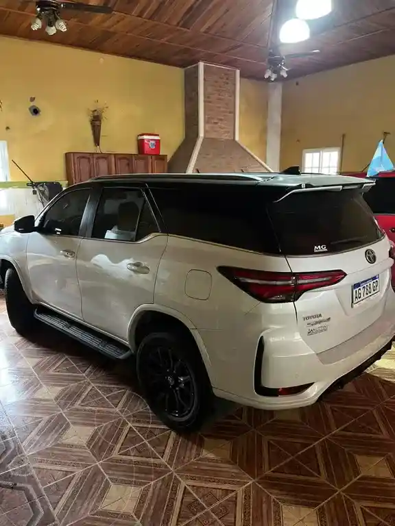 Toyota Sw4 Gr-S 2.8 Tdi 7A Aut  2024 - foto 4