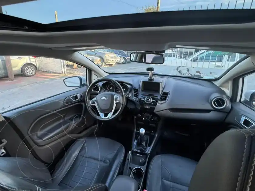 Ford Fiesta Kinetic Titanium  2015 - foto 4