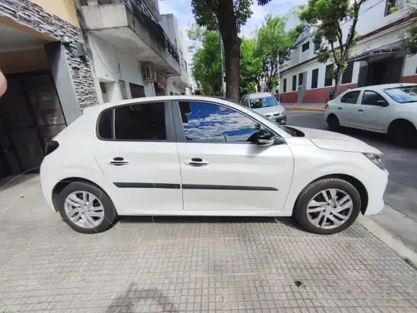 Peugeot 208 Active 1.6 Tiptronic Pack  2023 - foto 2