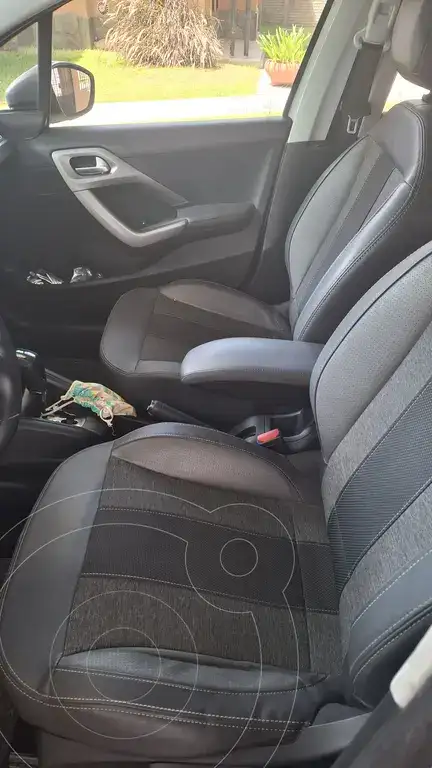 Peugeot 208 Feline 1.6 Tiptronic  2019 - foto 3