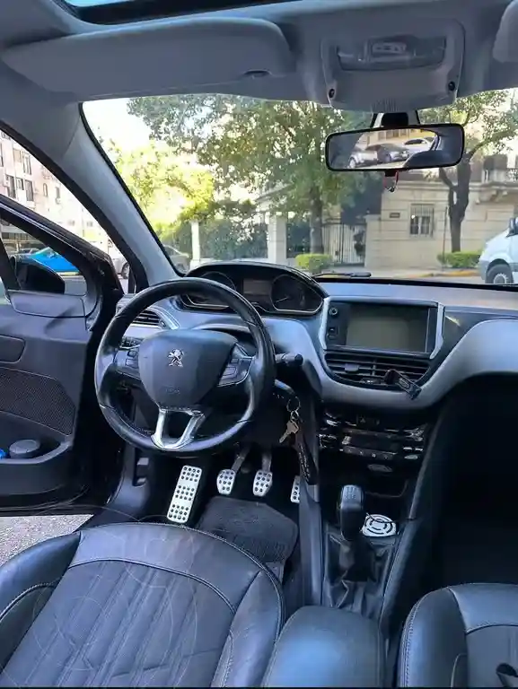 Peugeot 208 Feline 1.6  2019 - foto 3