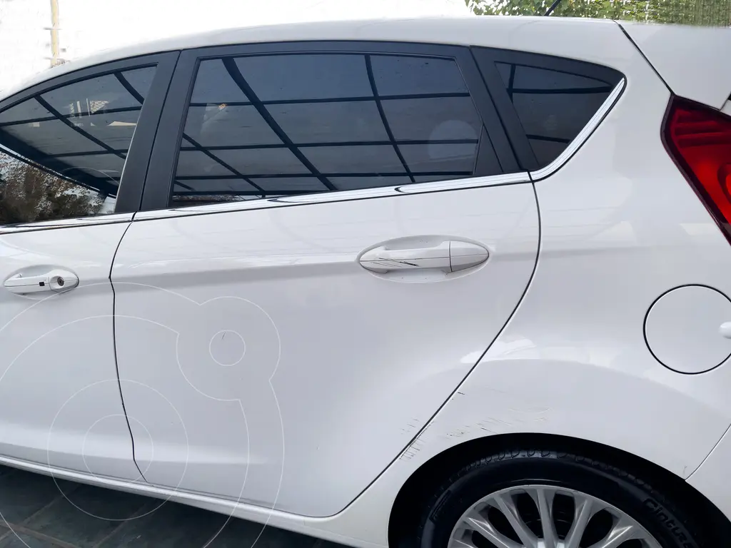 Ford Fiesta Kinetic Titanium Powershift (1596 Cc) 2014 - foto 5