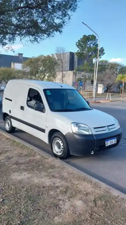 Citroën Berlingo Furgón 1.6 Business  2022 - foto 1