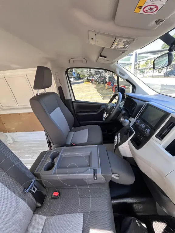 Toyota Hiace L2H2 2.8 Tdi Aut (2755 Cc) 2024 - foto 2