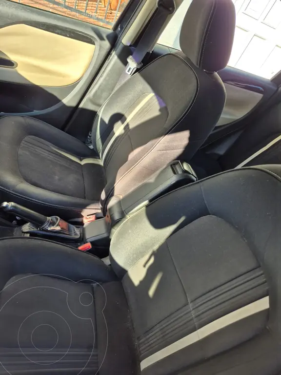 Fiat Linea Essence 1.8 (1747 Cc) 2015 - foto 5