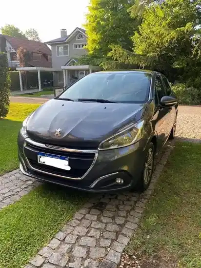 Peugeot 208 Feline 1.6  2019 - foto 2