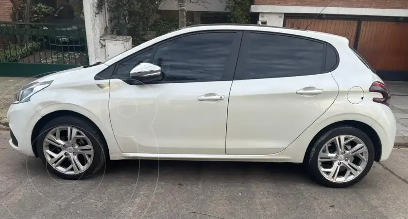 Peugeot 208 Urban Tech 1.6 Edición Limitada  2019 - foto 3