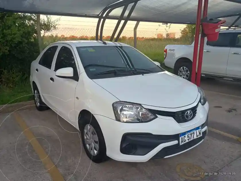 Toyota Etios Sedán X  2019 - foto 1