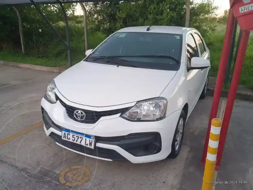 Toyota Etios Sedán X  2019 - foto 3