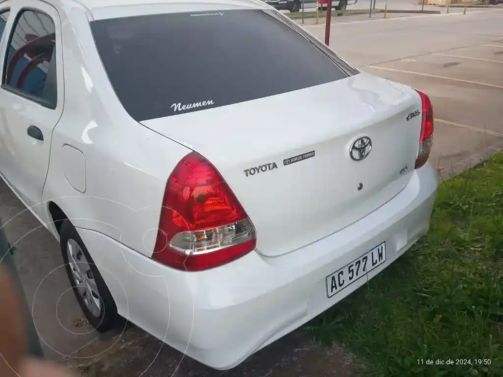 Toyota Etios Sedán X  2019 - foto 4