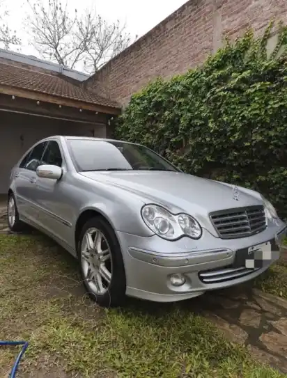 Mercedes-Benz Clase C Sedán 320 Cdi Elegance Aut  2006 - foto 1