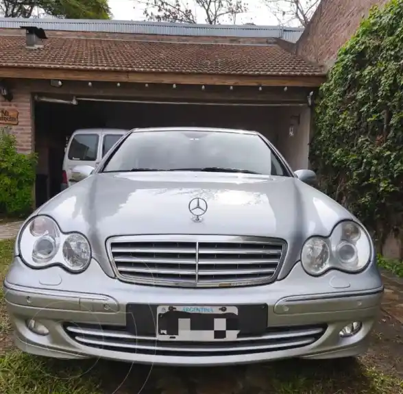 Mercedes-Benz Clase C Sedán 320 Cdi Elegance Aut  2006 - foto 3